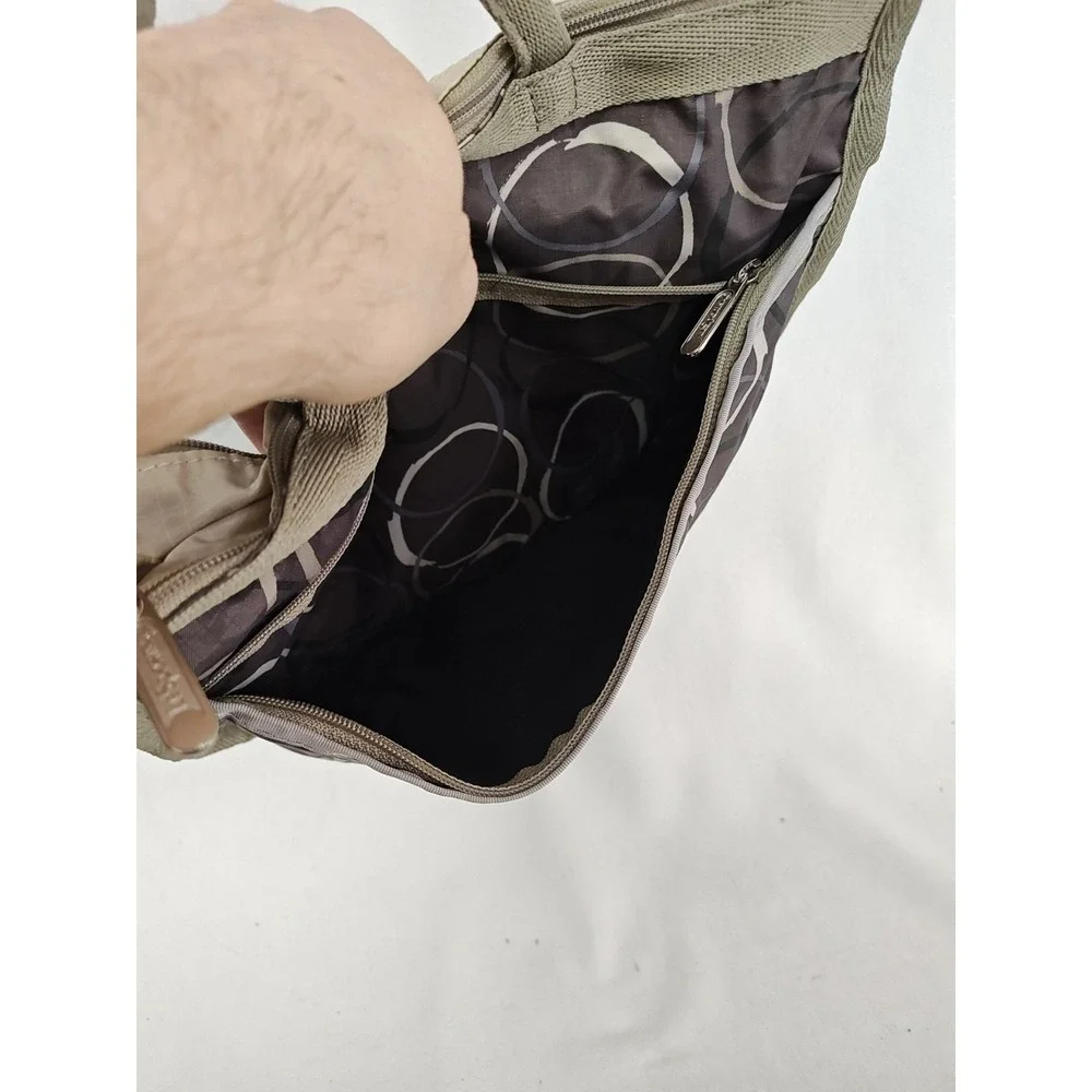 LeSportSac Purse Bag Geometric Brown‎ Handles 3 Large Pockets Dividers shoulder